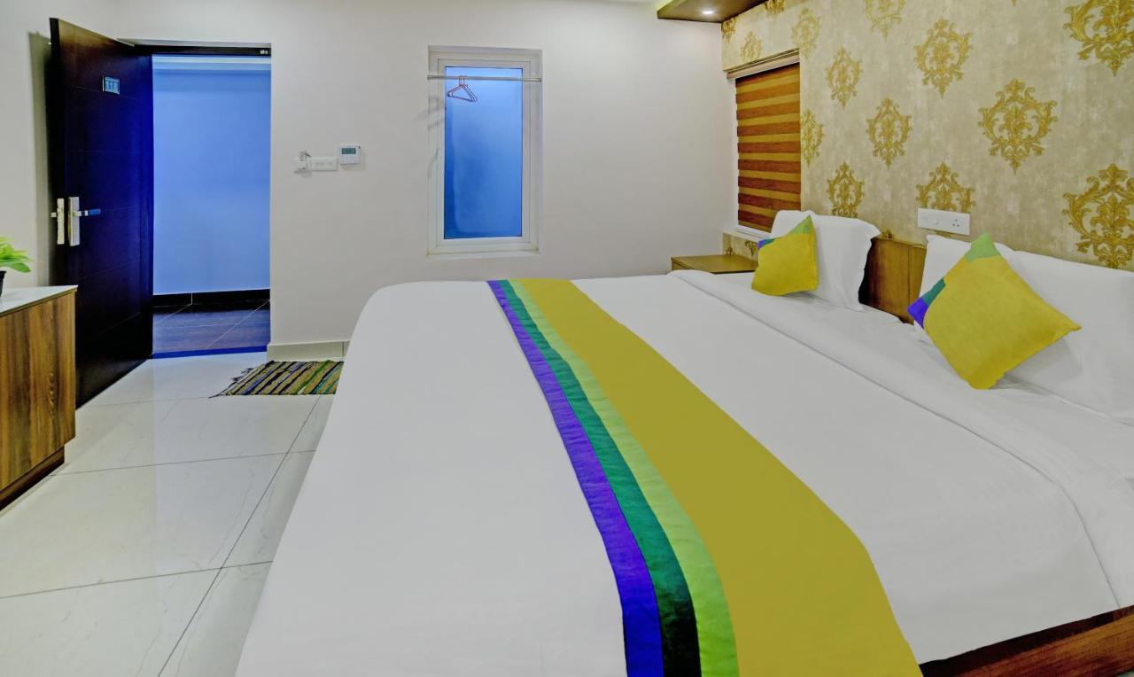Treebo Trip Majestic Inn Thampanoor Thiruvananthapuram Exterior foto