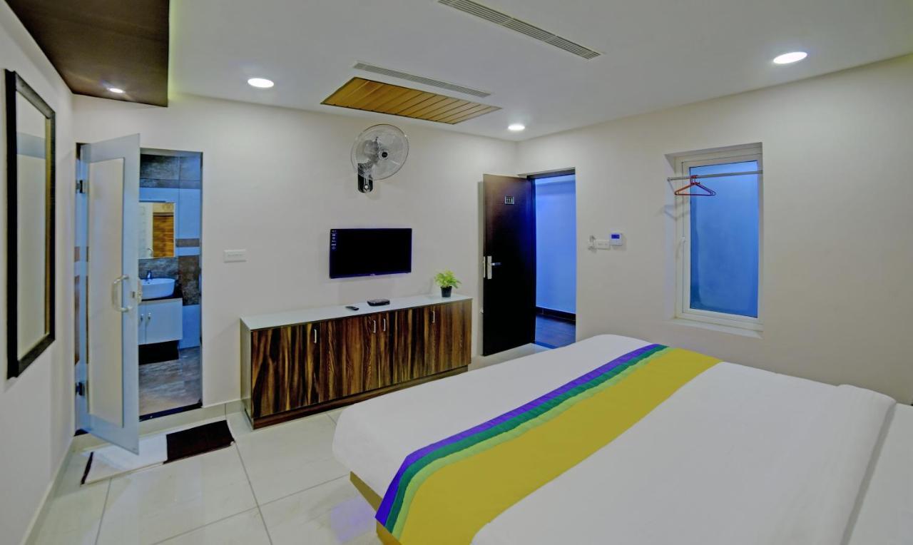 Treebo Trip Majestic Inn Thampanoor Thiruvananthapuram Exterior foto