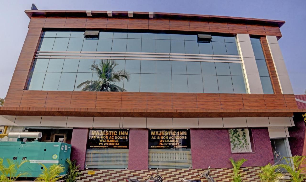 Treebo Trip Majestic Inn Thampanoor Thiruvananthapuram Exterior foto