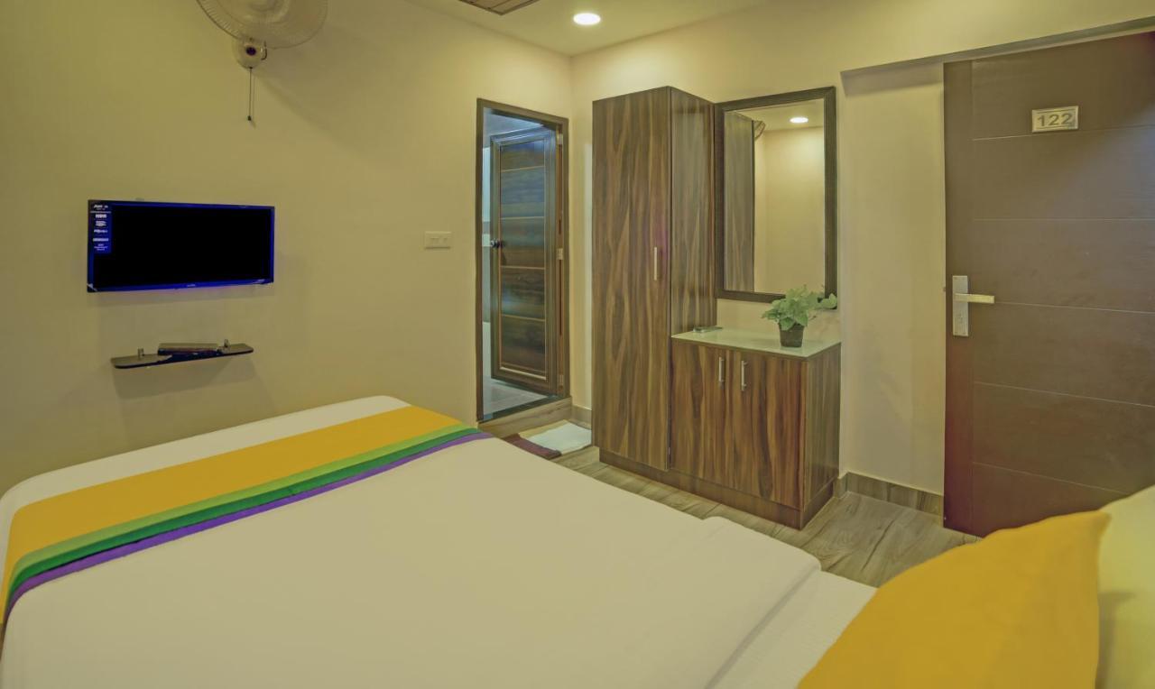 Treebo Trip Majestic Inn Thampanoor Thiruvananthapuram Exterior foto