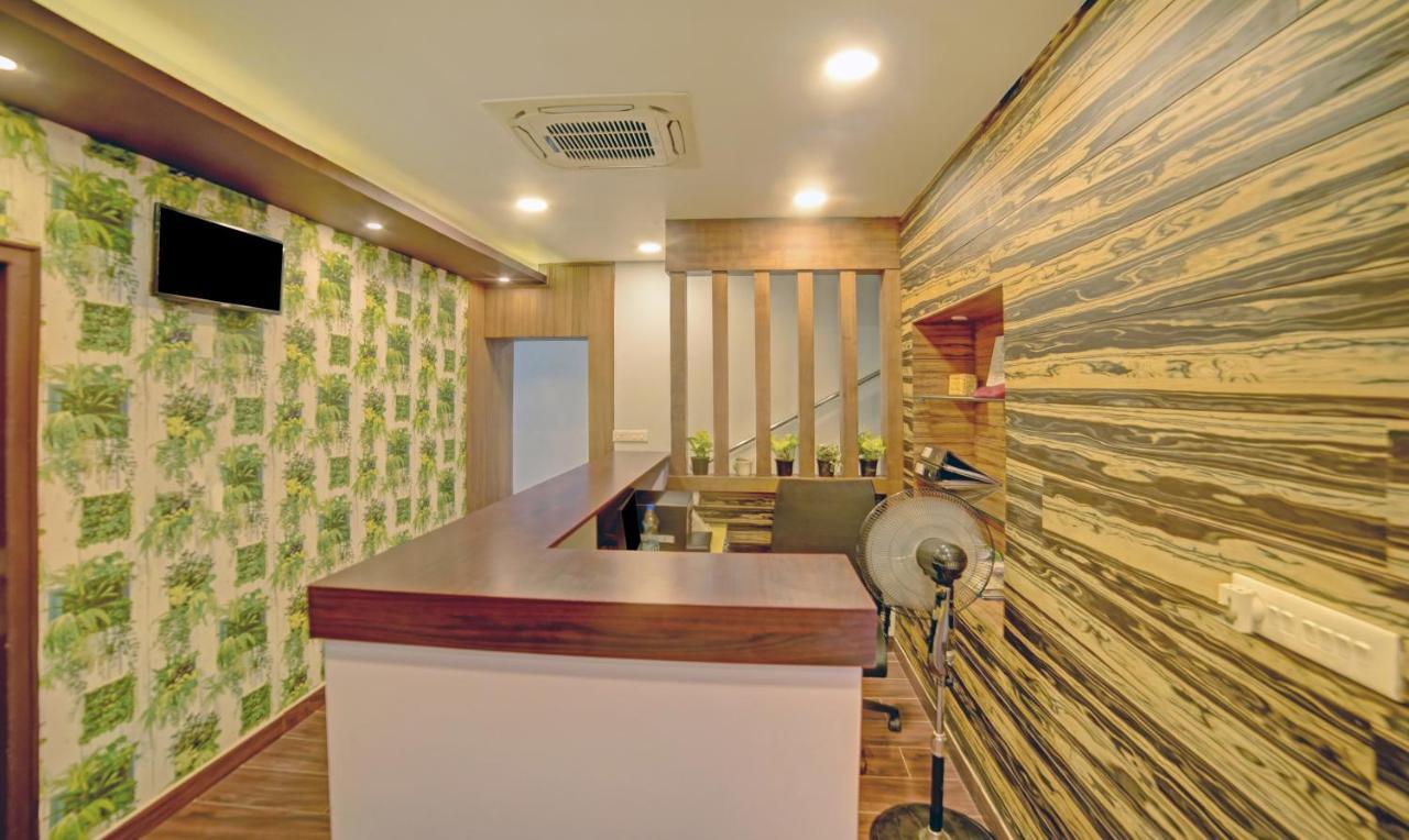 Treebo Trip Majestic Inn Thampanoor Thiruvananthapuram Exterior foto