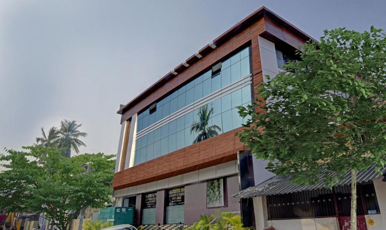 Treebo Trip Majestic Inn Thampanoor Thiruvananthapuram Exterior foto